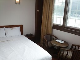 Lighthouse Hotel