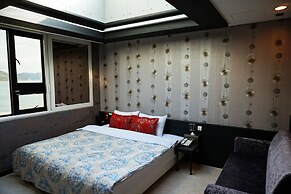 Ava Hotel