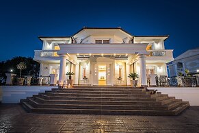 Frido Luxury Villa