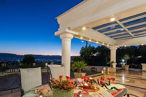 Frido Luxury Villa