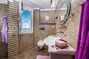 Frido Luxury Villa