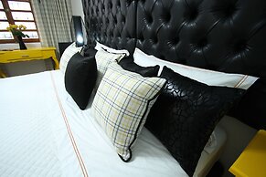 Hotel + Arte