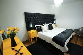 Hotel + Arte