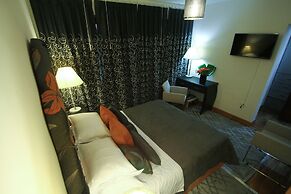 Hotel + Arte
