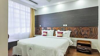 The Luke Hotel