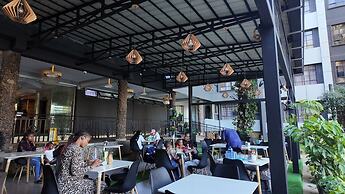 The Luke Hotel