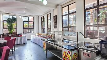 The Luke Hotel
