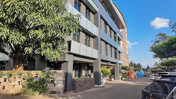 The Luke Hotel
