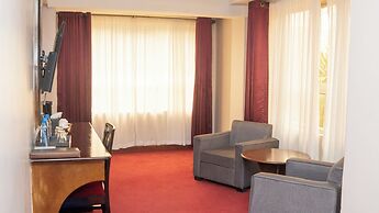 The Luke Hotel
