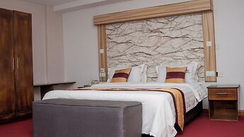 The Luke Hotel
