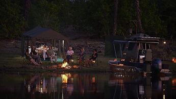 Thamalakane River Lodge