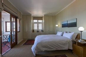 The Majestic Apartment