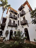 Kholle House