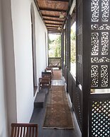 Kholle House