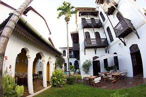Kholle House