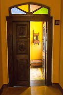 Kholle House