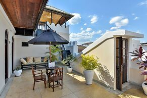 Kholle House