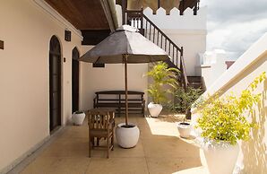 Kholle House