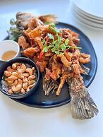Sanae Beach Hua Hin