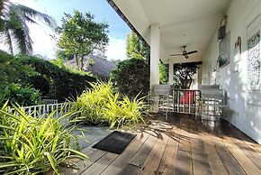 Sanae Beach Hua Hin