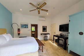 Sanae Beach Hua Hin