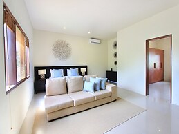 Villa Damaya