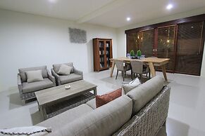 Villa Damaya