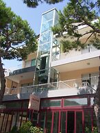 Hotel Villa Dina