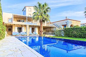 Cretan Mansion with Heated Swimming Pool