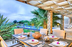 Cretan Mansion with Heated Swimming Pool