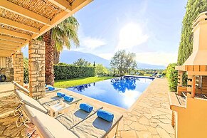 Cretan Mansion with Heated Swimming Pool