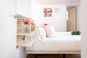 Holidays2Malaga Juan de Mena Apartments