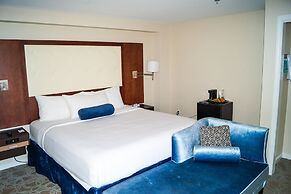 Aqua Blue Hotel