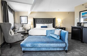Aqua Blue Hotel