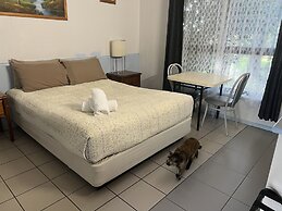 Woodmans Hill Motel