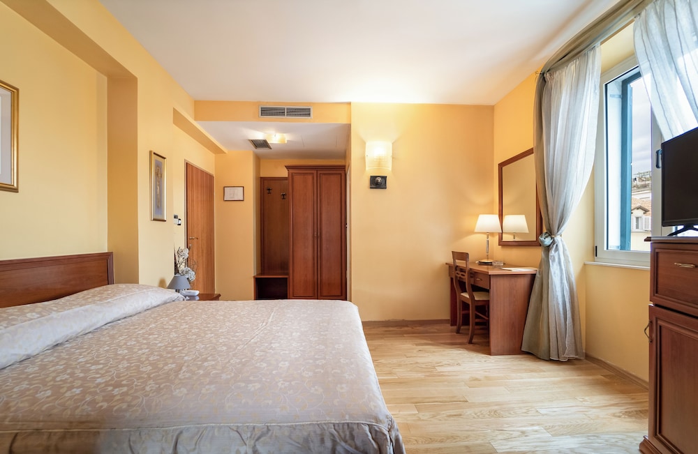Hotel Peristil