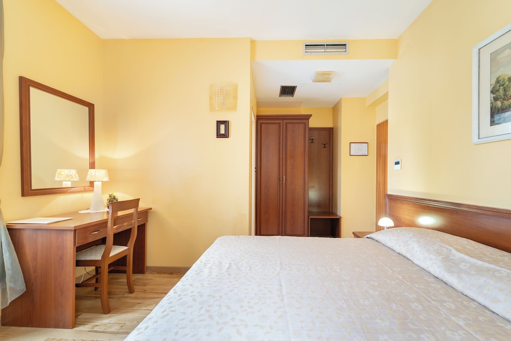 Hotel Peristil