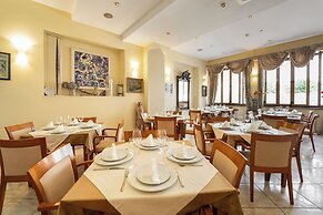 Hotel Peristil