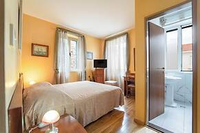 Hotel Peristil