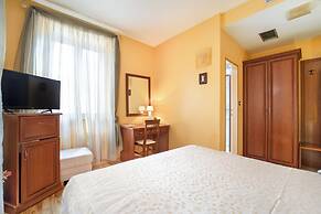 Hotel Peristil