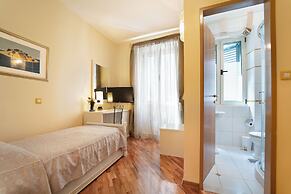 Hotel Peristil