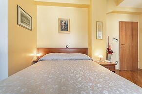 Hotel Peristil