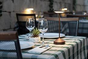 Hotel Peristil