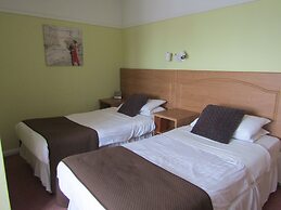 Hunters Lodge Hotel