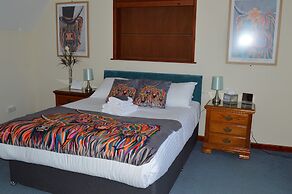 Hunters Lodge Hotel