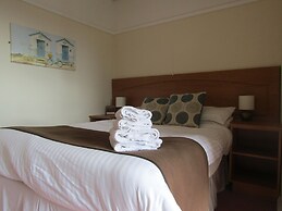 Hunters Lodge Hotel