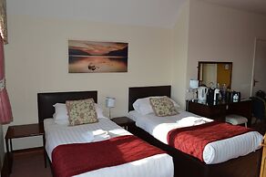 Hunters Lodge Hotel