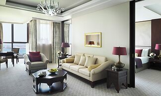 Bab Al Qasr Hotel