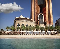 Bab Al Qasr Hotel