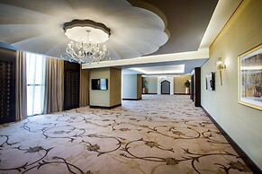 Bab Al Qasr Hotel